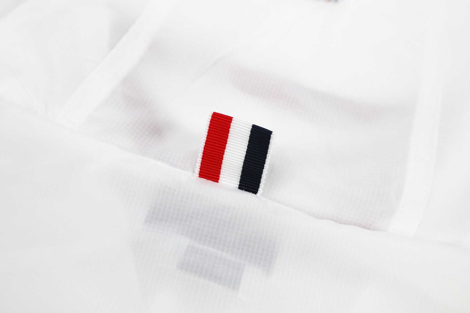 THOM BROWNE 拉链连帽防晒服 外套 长袖 白色 B0 MJT366A-F0197-100