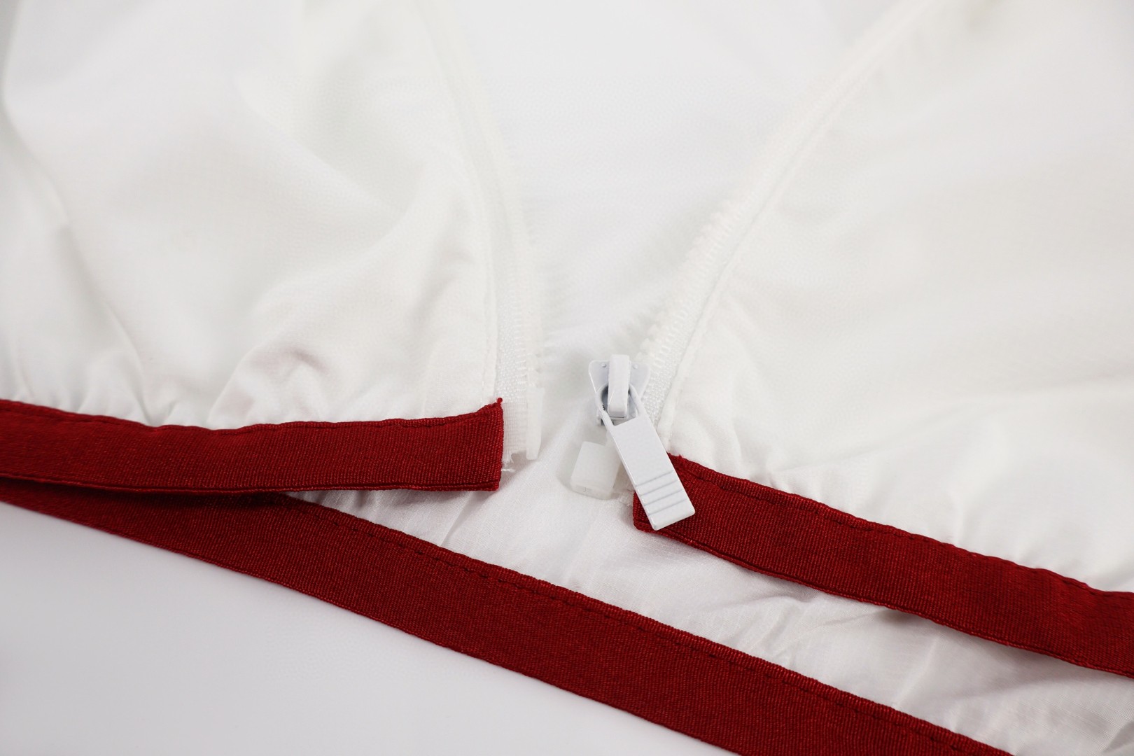 THOM BROWNE 拉链连帽防晒服 外套 长袖 白色 B0 MJT366A-F0197-100