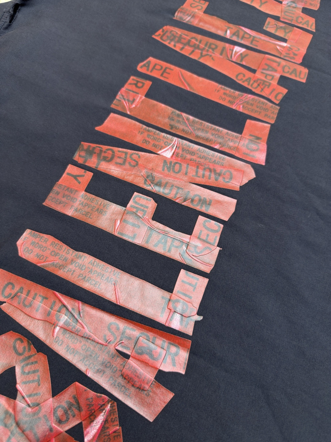 Balenciaga 巴黎世家 后背美纹纸胶带破洞短袖 T恤 圆领 夏季 白色 黑色 A0 831305TSVF93341