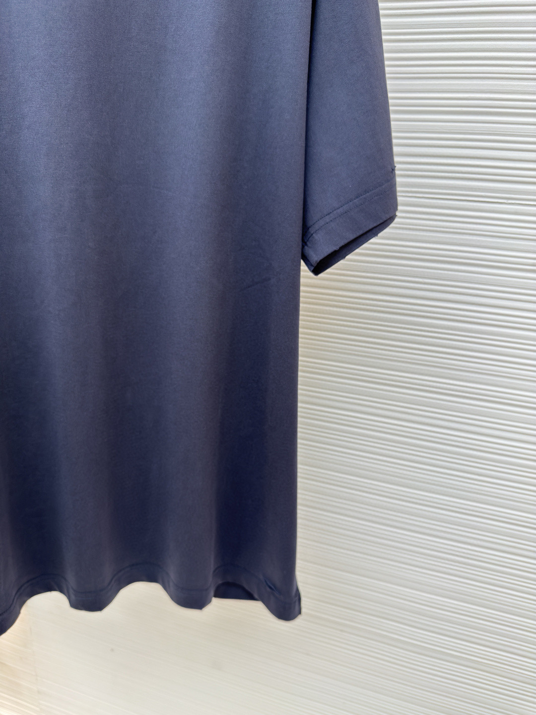 Balenciaga 巴黎世家 后背美纹纸胶带破洞短袖 T恤 圆领 夏季 白色 黑色 A0 831305TSVF93341