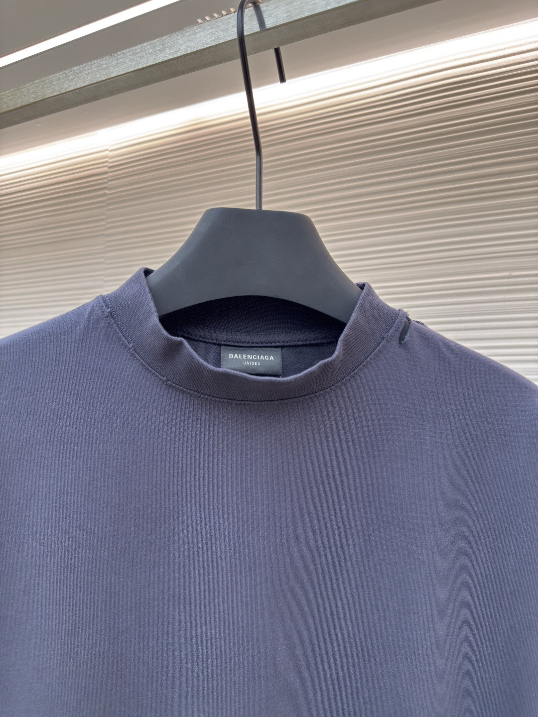 Balenciaga 巴黎世家 后背美纹纸胶带破洞短袖 T恤 圆领 夏季 白色 黑色 A0 831305TSVF93341