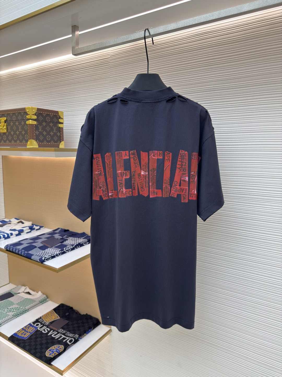 Balenciaga 巴黎世家 后背美纹纸胶带破洞短袖 T恤 圆领 夏季 白色 黑色 A0 831305TSVF93341