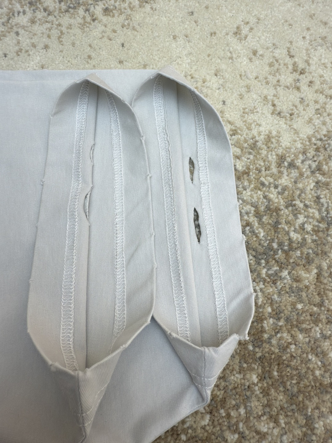 Balenciaga 巴黎世家 后背美纹纸胶带破洞短袖 T恤 圆领 夏季 白色 黑色 A0 831305TSVF93341