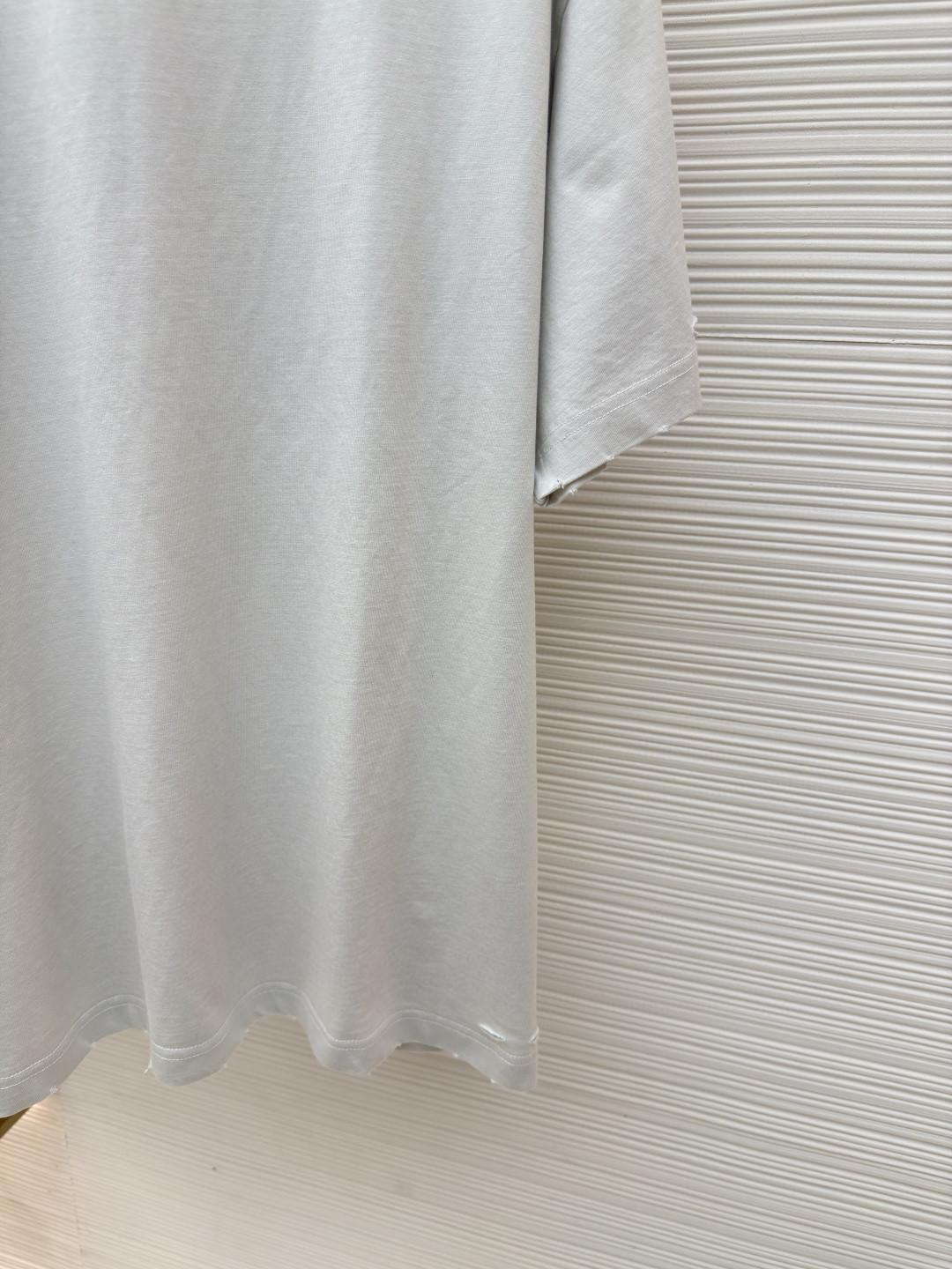 Balenciaga 巴黎世家 后背美纹纸胶带破洞短袖 T恤 圆领 夏季 白色 黑色 A0 831305TSVF93341