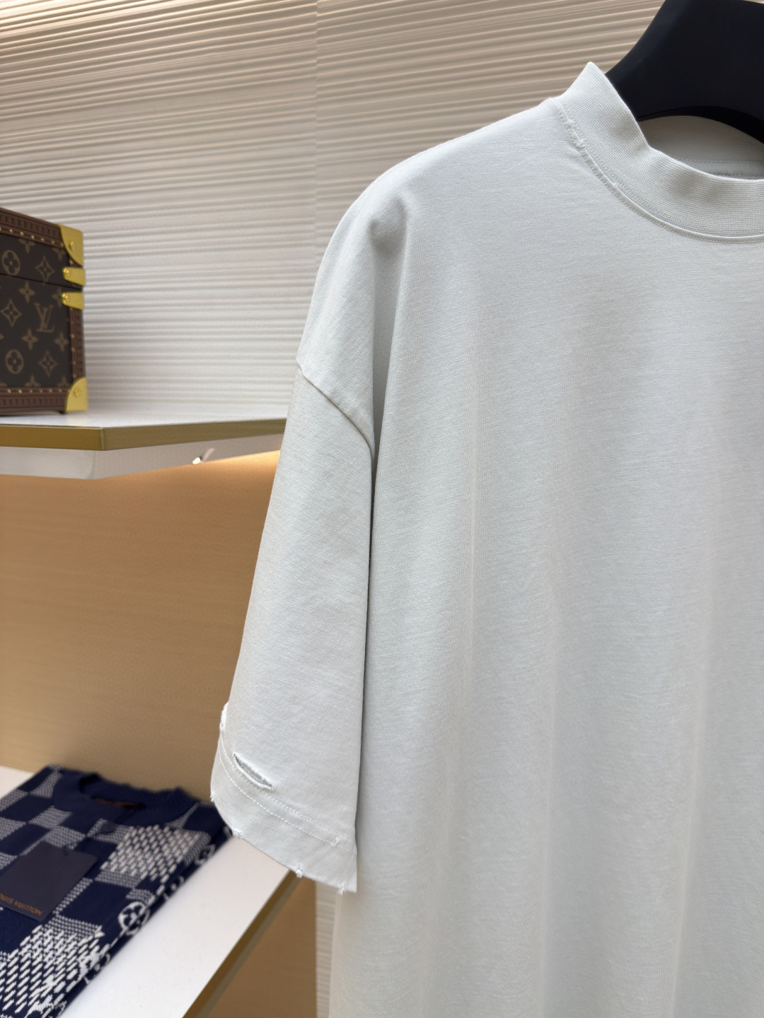 Balenciaga 巴黎世家 后背美纹纸胶带破洞短袖 T恤 圆领 夏季 白色 黑色 A0 831305TSVF93341