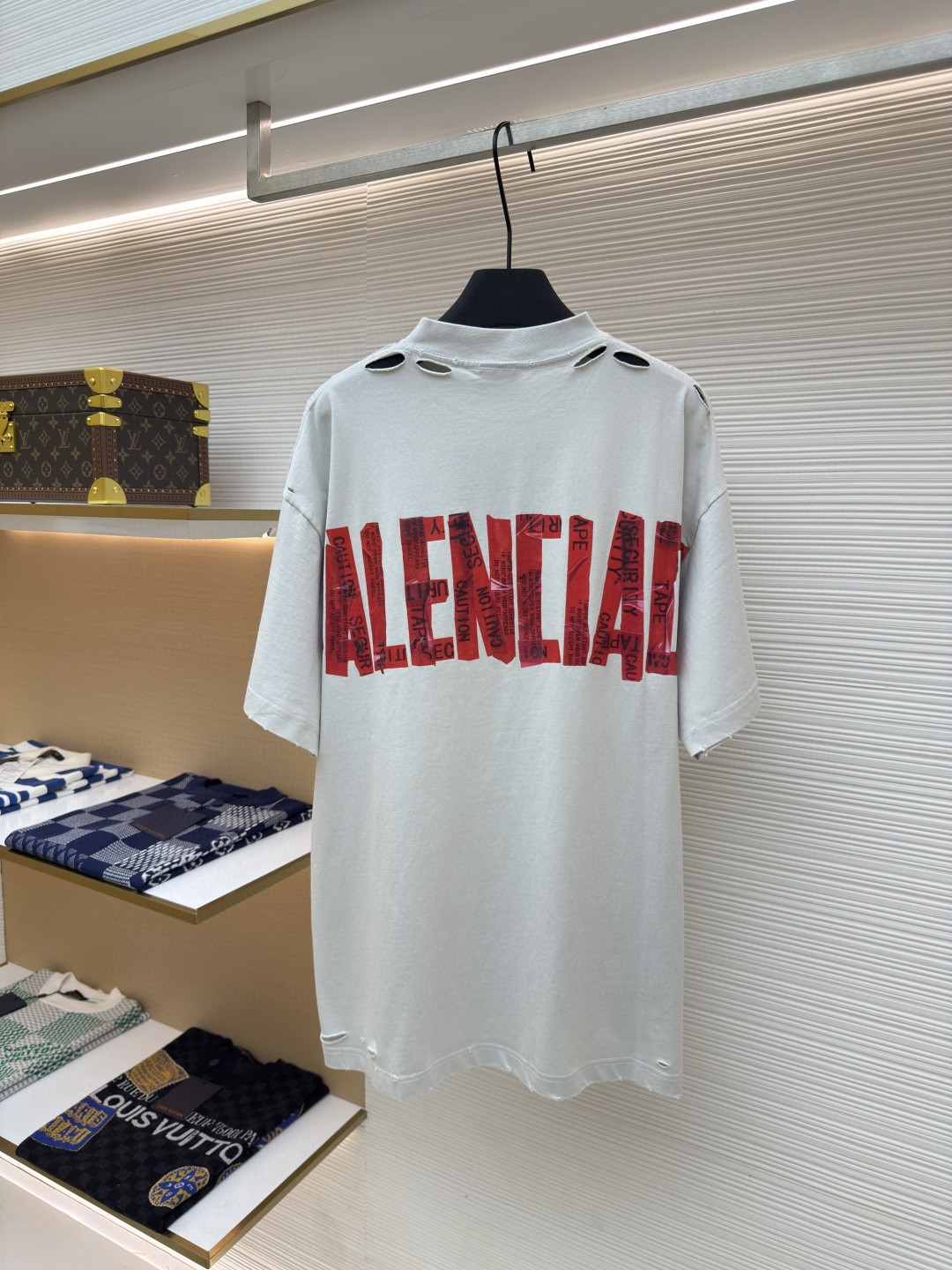 Balenciaga 巴黎世家 后背美纹纸胶带破洞短袖 T恤 圆领 夏季 白色 黑色 A0 831305TSVF93341