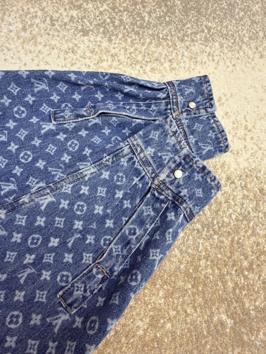 LOUIS VUITTON 路易威登 满印牛仔衬衫 外套 长袖 蓝色 B0 1AI192