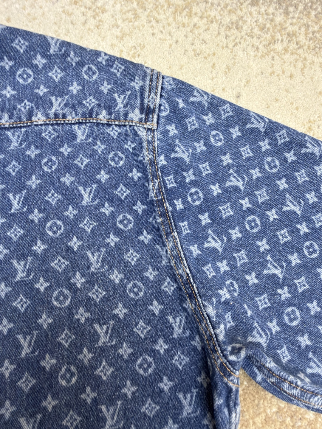 LOUIS VUITTON 路易威登 满印牛仔衬衫 外套 长袖 蓝色 B0 1AI192