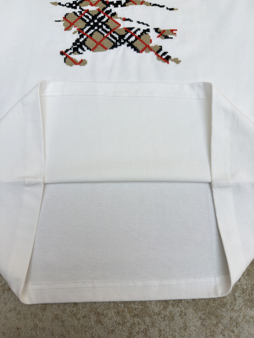 Burberry 巴宝莉 格子战马刺绣圆领Tee 短袖 T恤 白色 A0 81101161