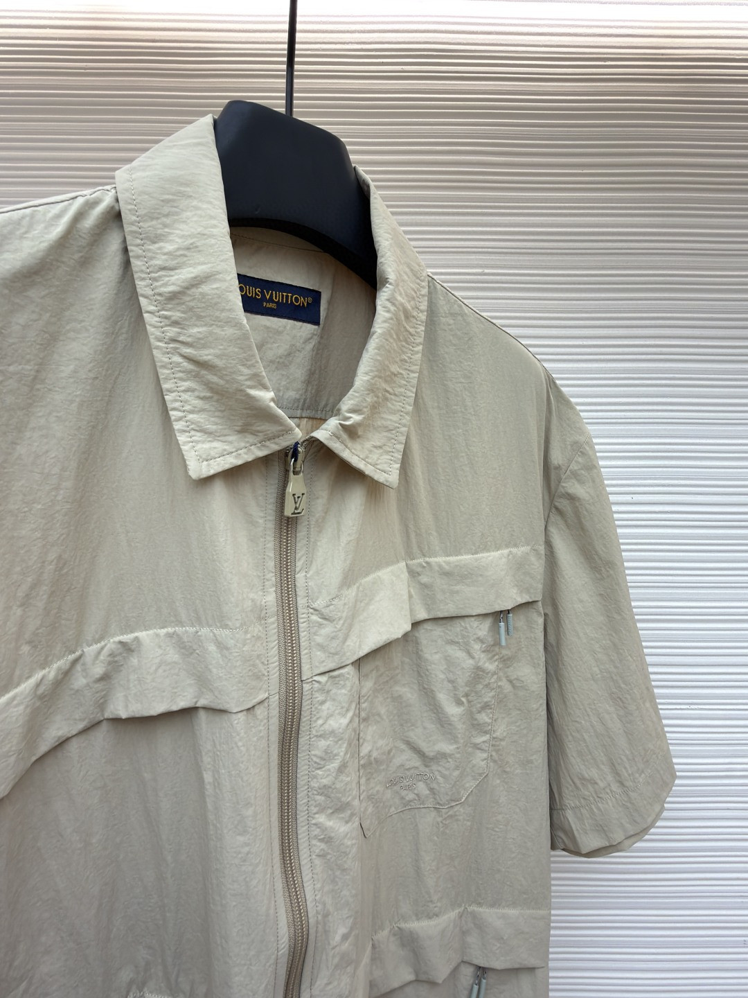 LOUIS VUITTON 路易威登 LV 拉链开襟露营短袖衬衫 外套 夏季 B0