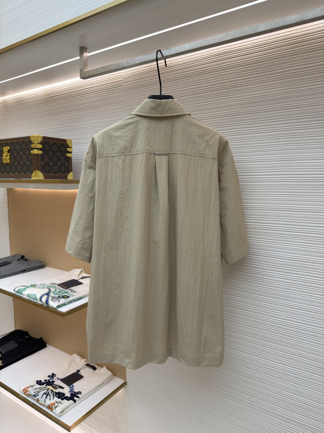 LOUIS VUITTON 路易威登 LV 拉链开襟露营短袖衬衫 外套 夏季 B0