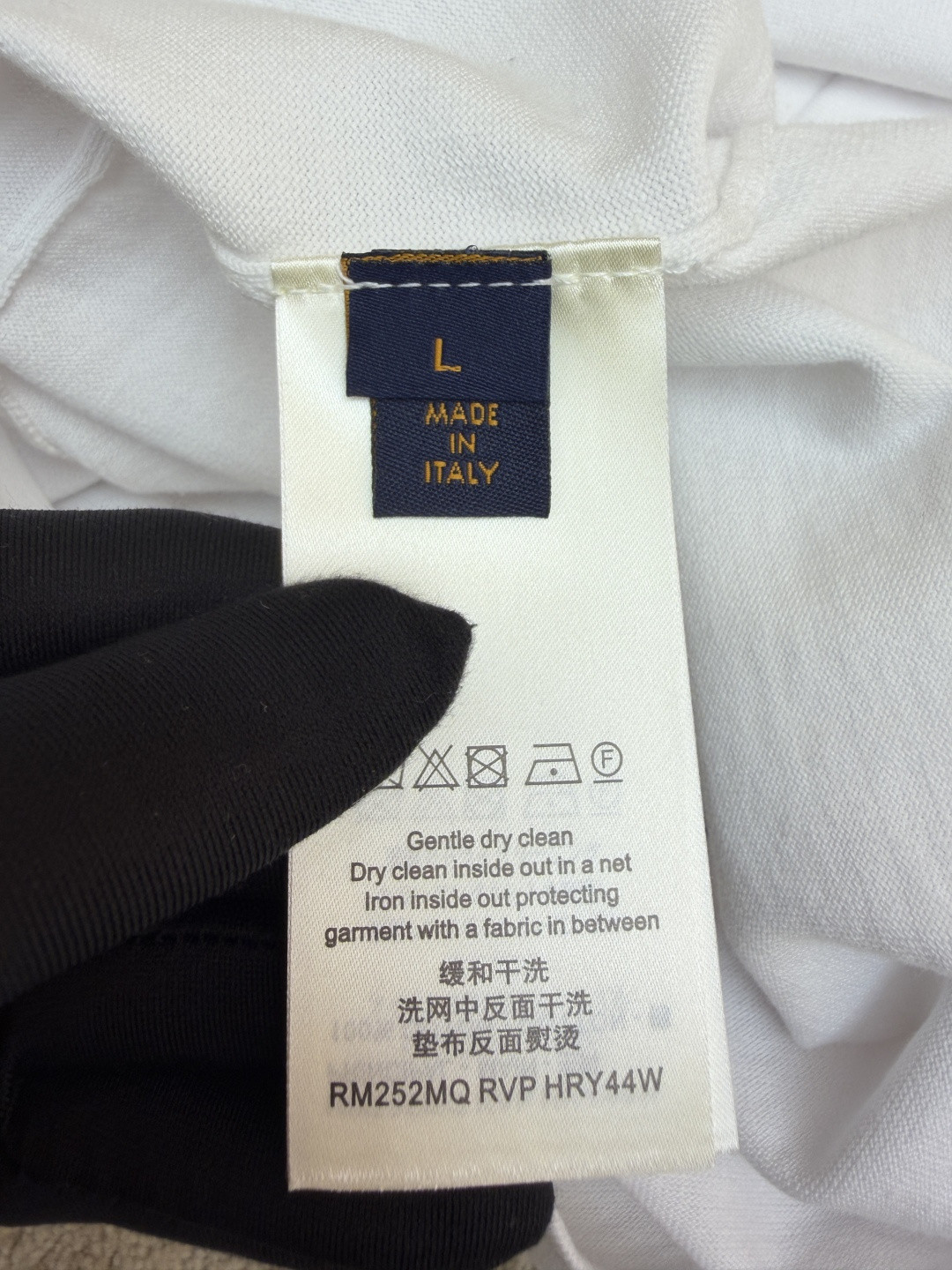 LOUIS VUITTON 路易威登 LV 字母皮牌标识圆领针织衫 T恤 短袖 棕色 蓝色 黑色 白色 A0 1AK714