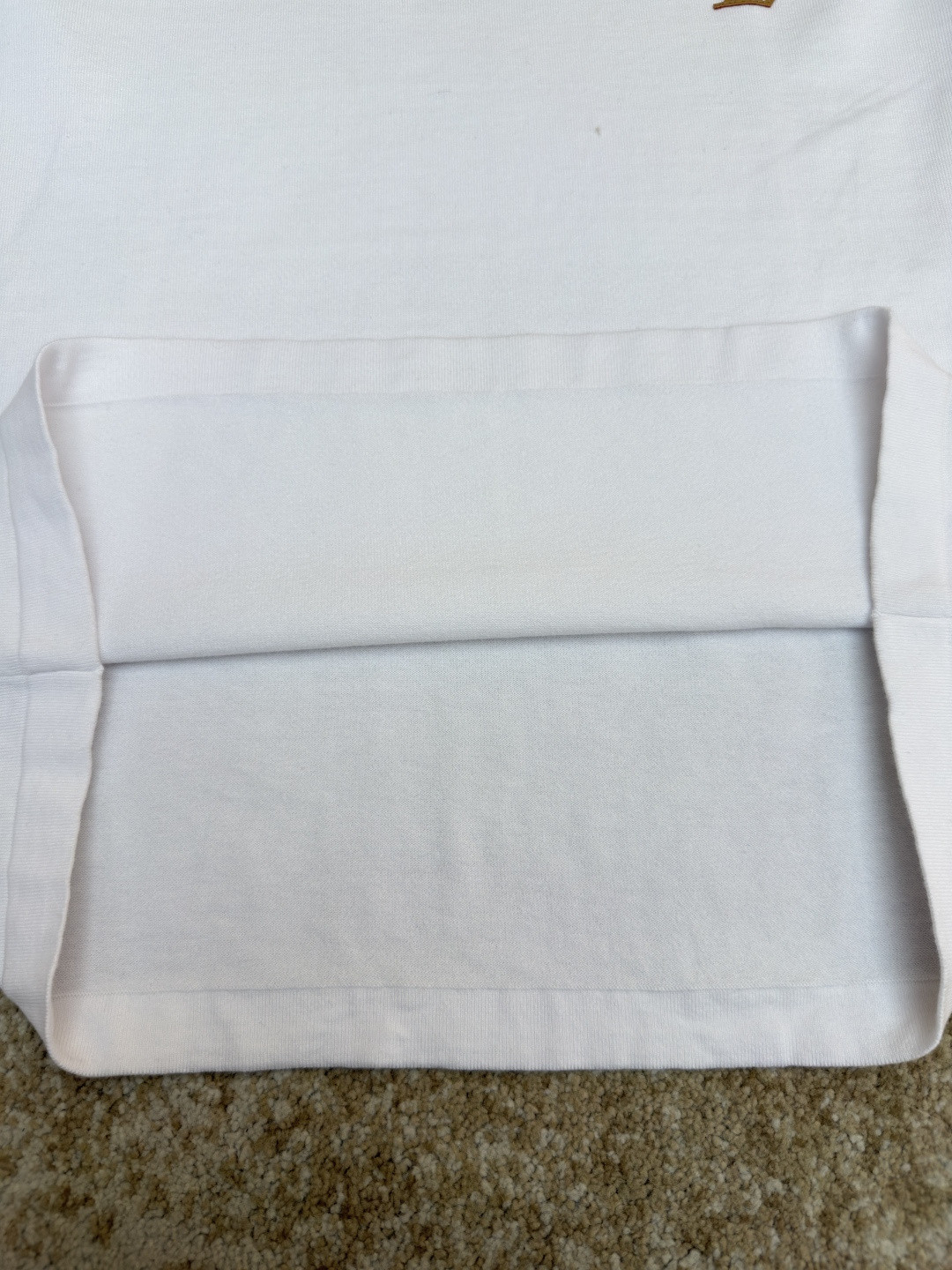 LOUIS VUITTON 路易威登 LV 字母皮牌标识圆领针织衫 T恤 短袖 棕色 蓝色 黑色 白色 A0 1AK714