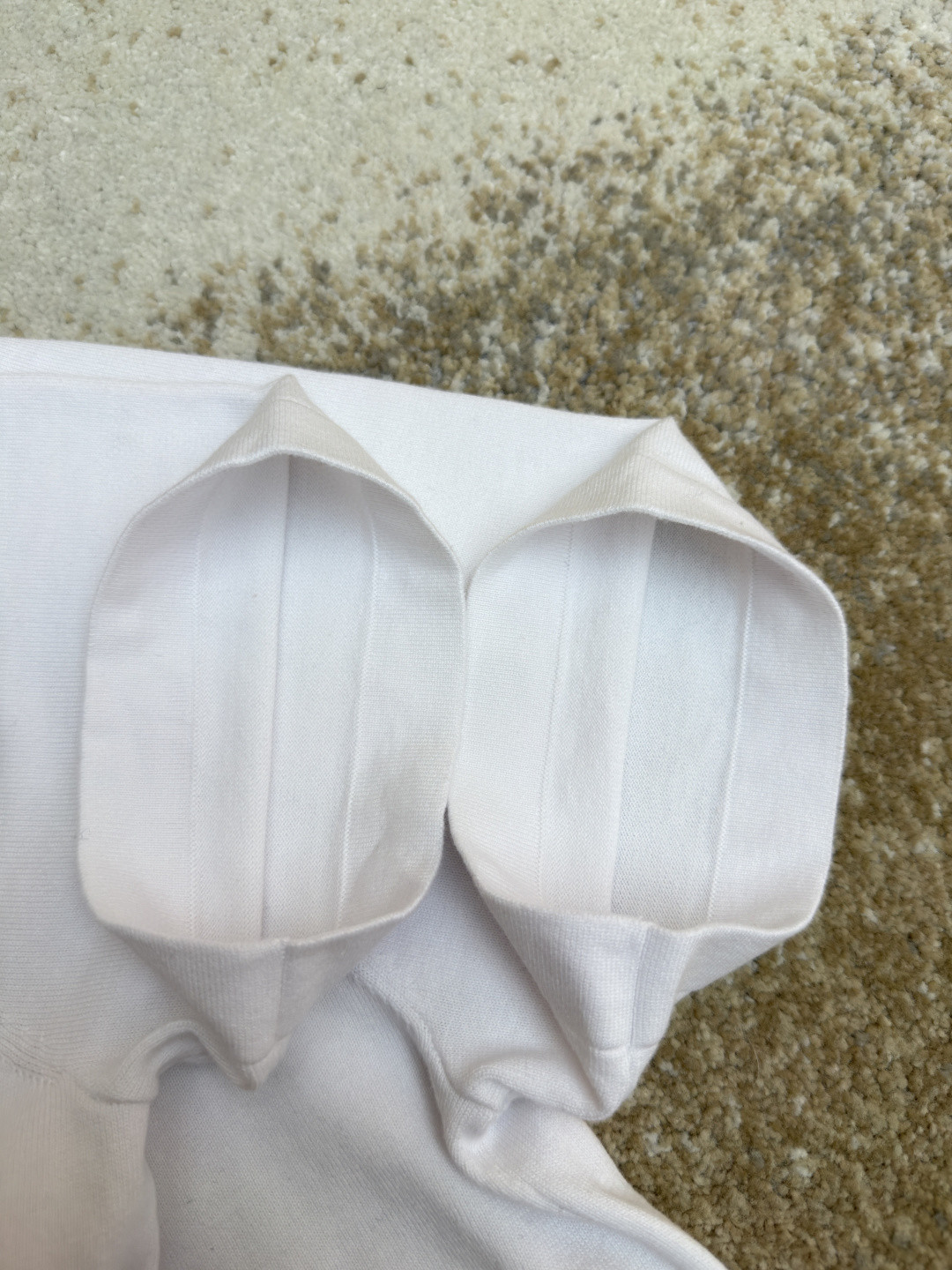 LOUIS VUITTON 路易威登 LV 字母皮牌标识圆领针织衫 T恤 短袖 棕色 蓝色 黑色 白色 A0 1AK714