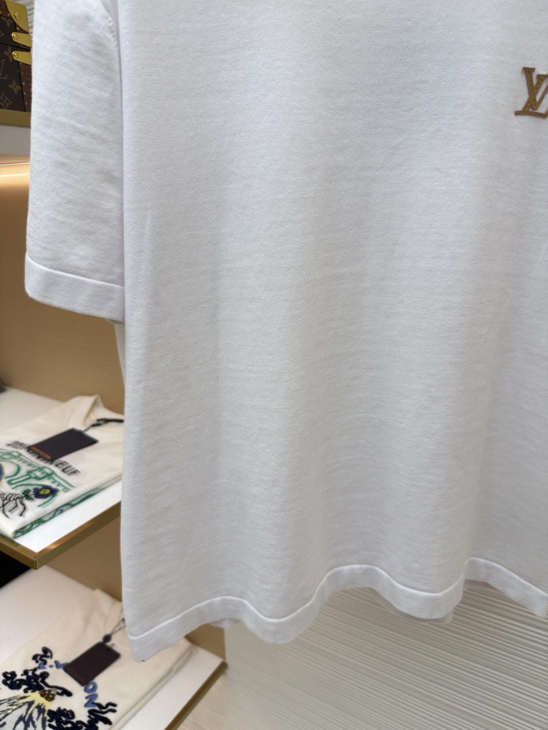 LOUIS VUITTON 路易威登 LV 字母皮牌标识圆领针织衫 T恤 短袖 棕色 蓝色 黑色 白色 A0 1AK714