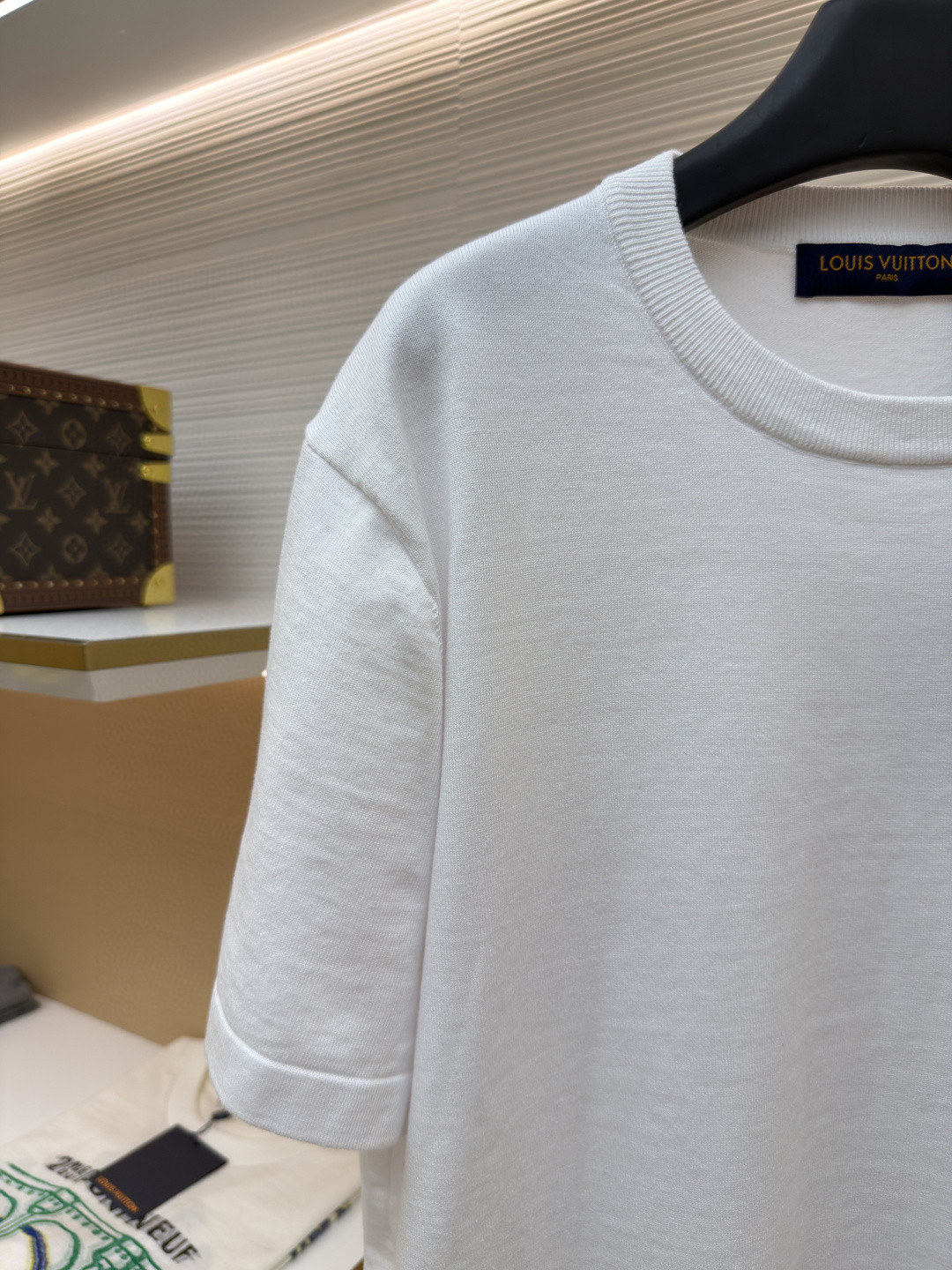 LOUIS VUITTON 路易威登 LV 字母皮牌标识圆领针织衫 T恤 短袖 棕色 蓝色 黑色 白色 A0 1AK714