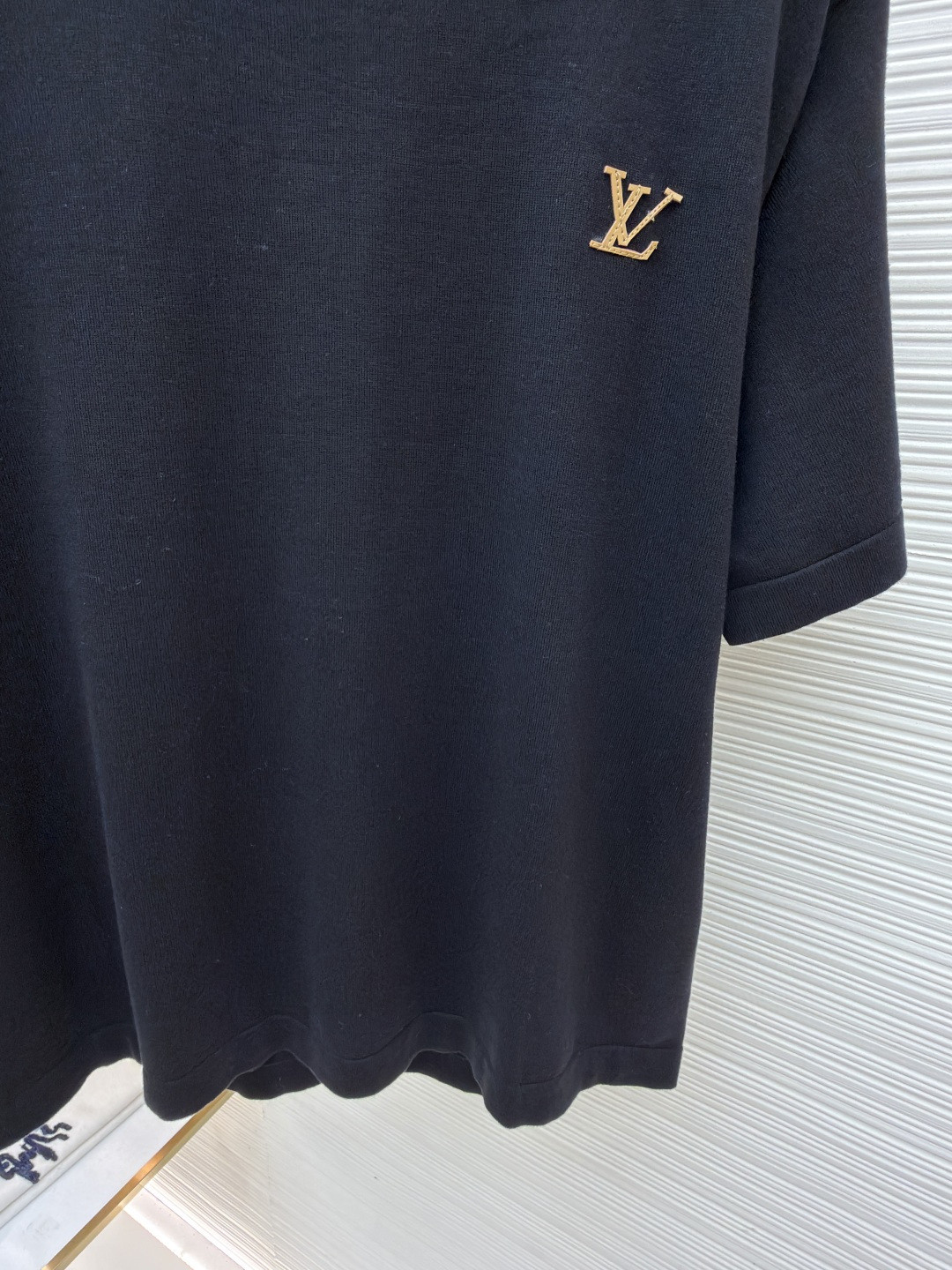 LOUIS VUITTON 路易威登 LV 字母皮牌标识圆领针织衫 T恤 短袖 棕色 蓝色 黑色 白色 A0 1AK714