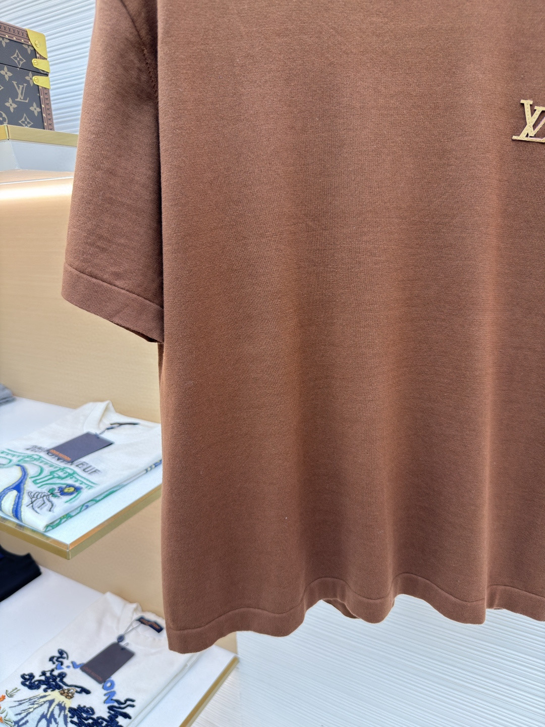 LOUIS VUITTON 路易威登 LV 字母皮牌标识圆领针织衫 T恤 短袖 棕色 蓝色 黑色 白色 A0 1AK714