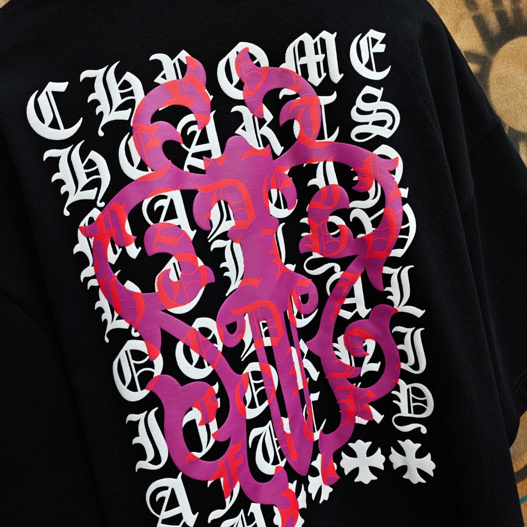 Chrome Hearts 克罗心 粉色宝剑梵文印花圆领短袖 T恤 白色 黑色 A0