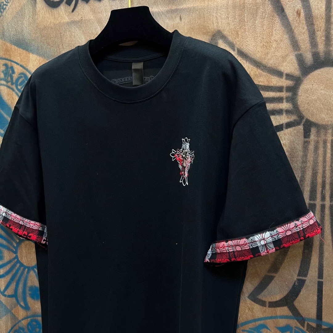 Chrome Hearts 克罗心 袖子拼接红色格纹十字架绣花圆领短袖 T恤 白色 黑色 A0