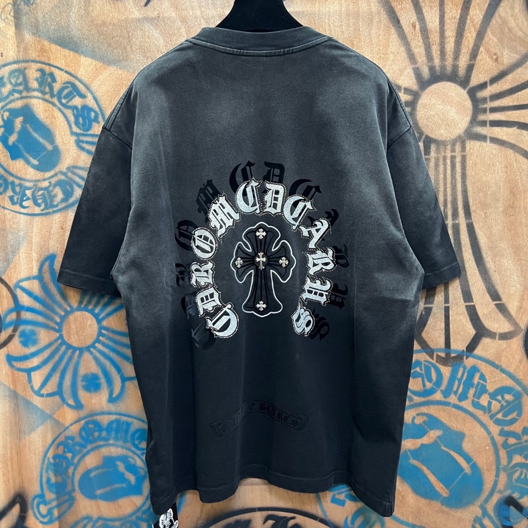 Chrome Hearts 克罗心 做旧渐变珠光镶钻马蹄十字架圆领短袖 T恤 A0