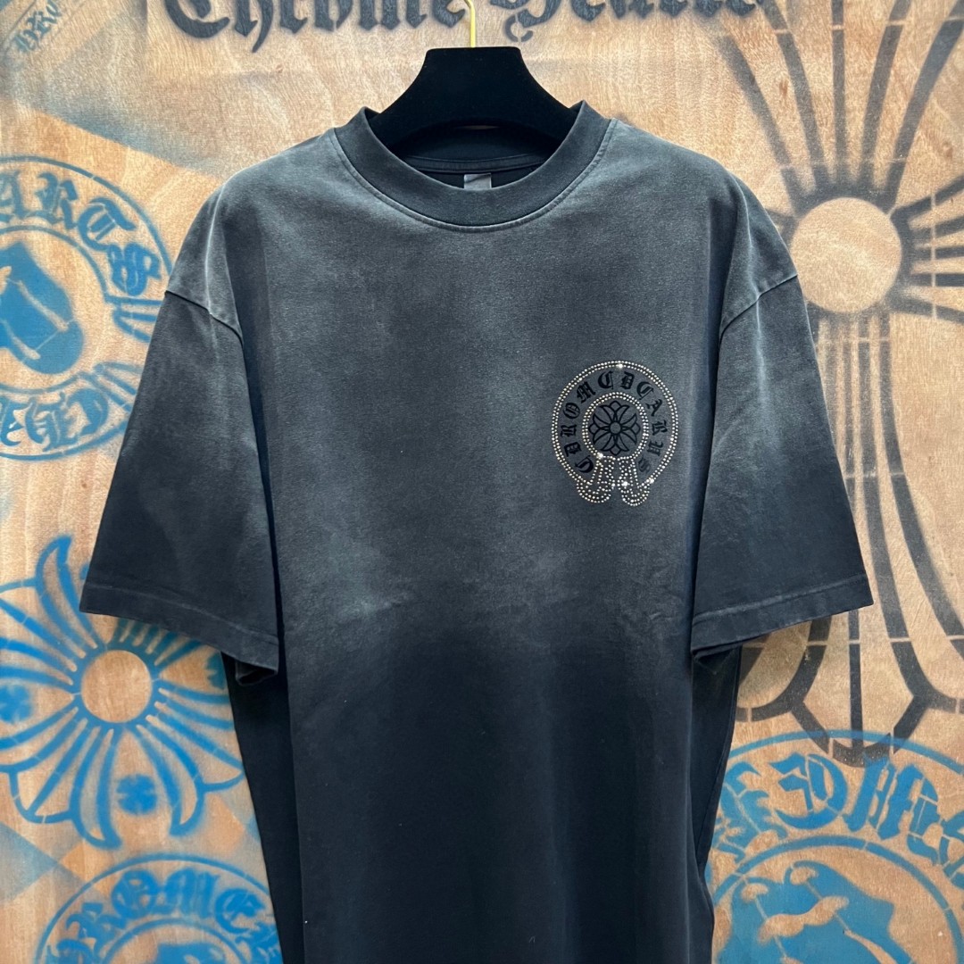 Chrome Hearts 克罗心 做旧渐变珠光镶钻马蹄十字架圆领短袖 T恤 A0