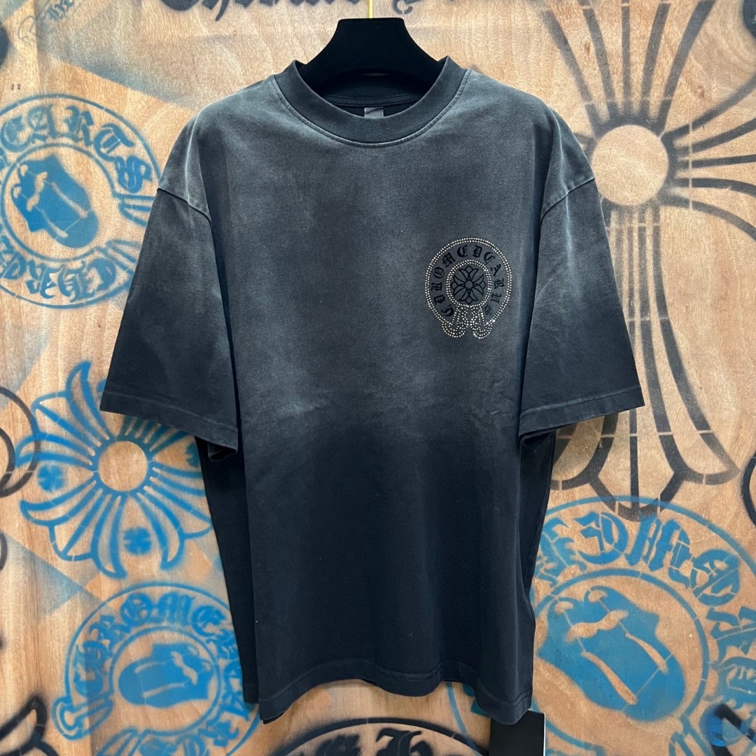 Chrome Hearts 克罗心 做旧渐变珠光镶钻马蹄十字架圆领短袖 T恤 A0