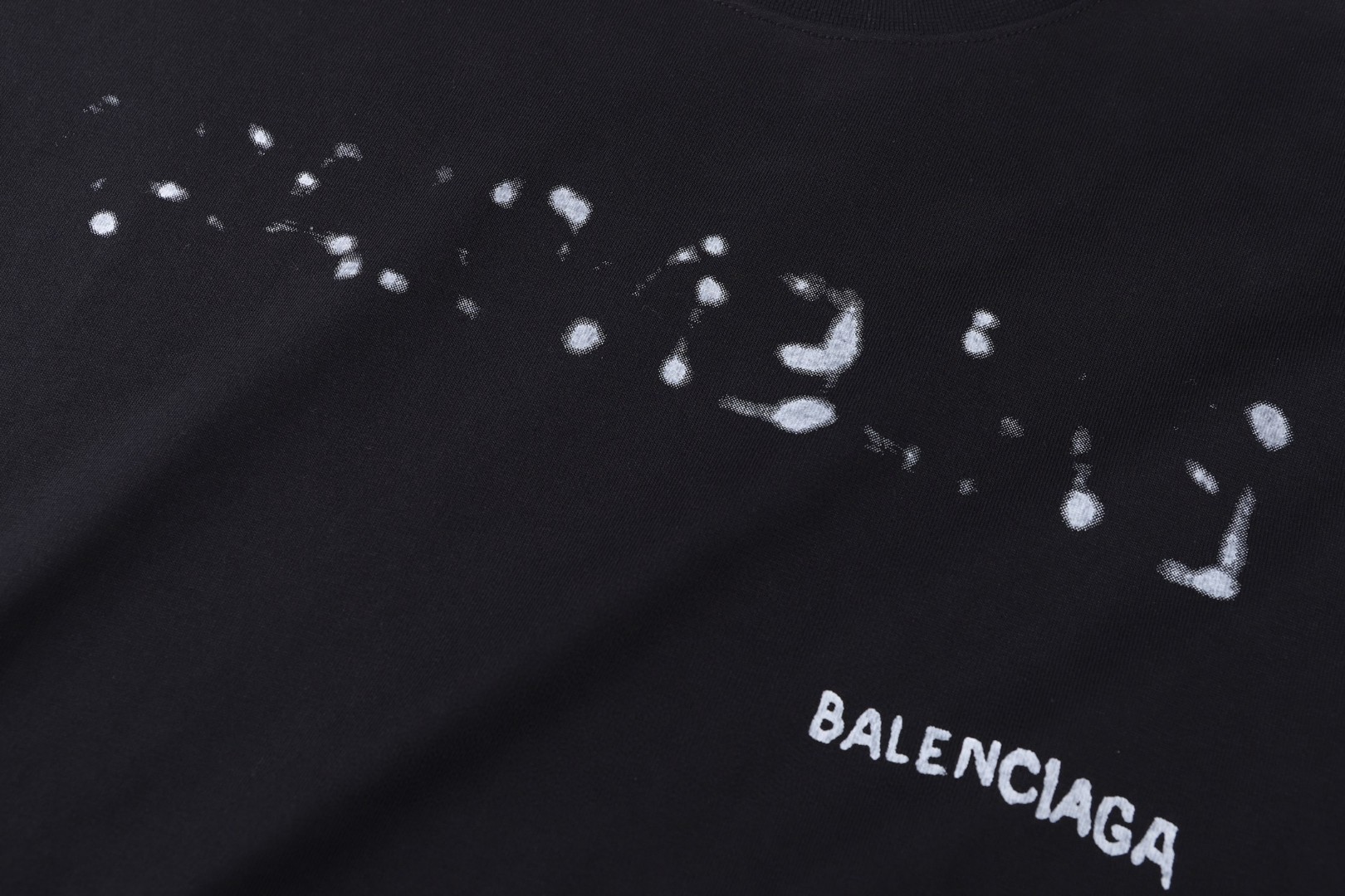 Balenciaga 巴黎世家 模糊字母圆领短袖 T恤 夏季 白色 黑色 A0 641675TOVO53307