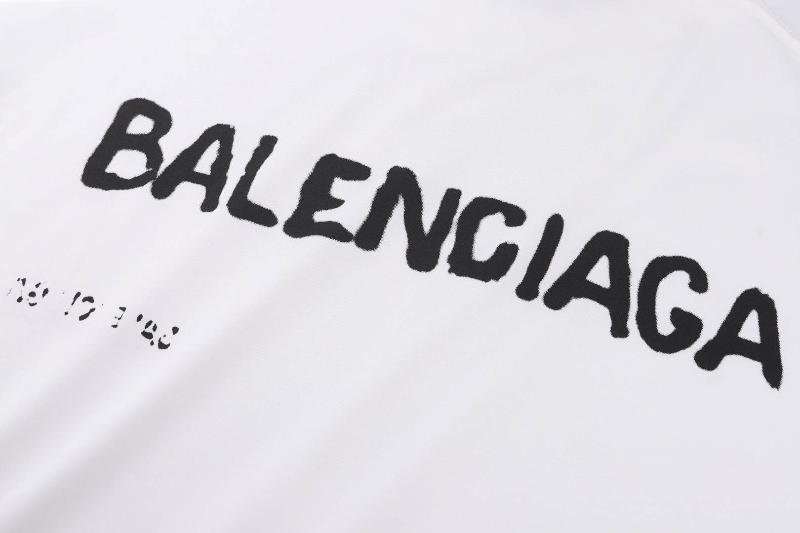 Balenciaga 巴黎世家 模糊字母圆领短袖 T恤 夏季 白色 黑色 A0 641675TOVO53307