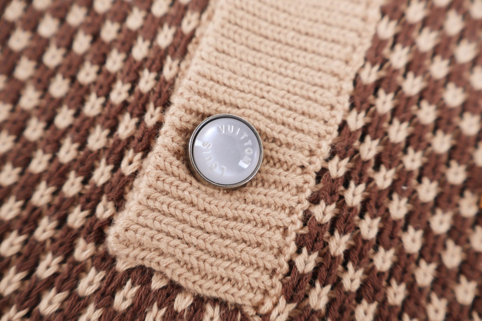 LOUIS VUITTON 路易威登 LV 针织网眼Polo衫 夏季 T恤 短袖 棕色 B0 1AJUUF