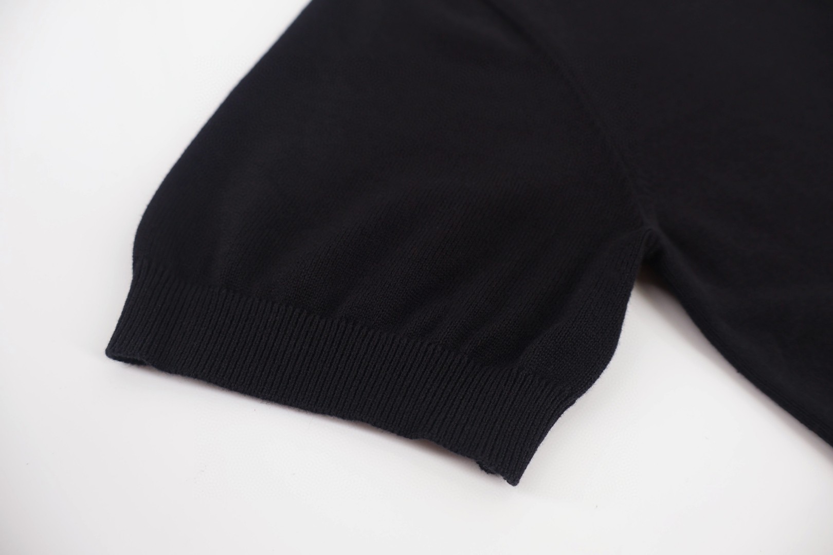 PRADA 普拉达 刺绣翻领针织Polo衫 短袖 T恤 夏季 黑色 杏色 A5