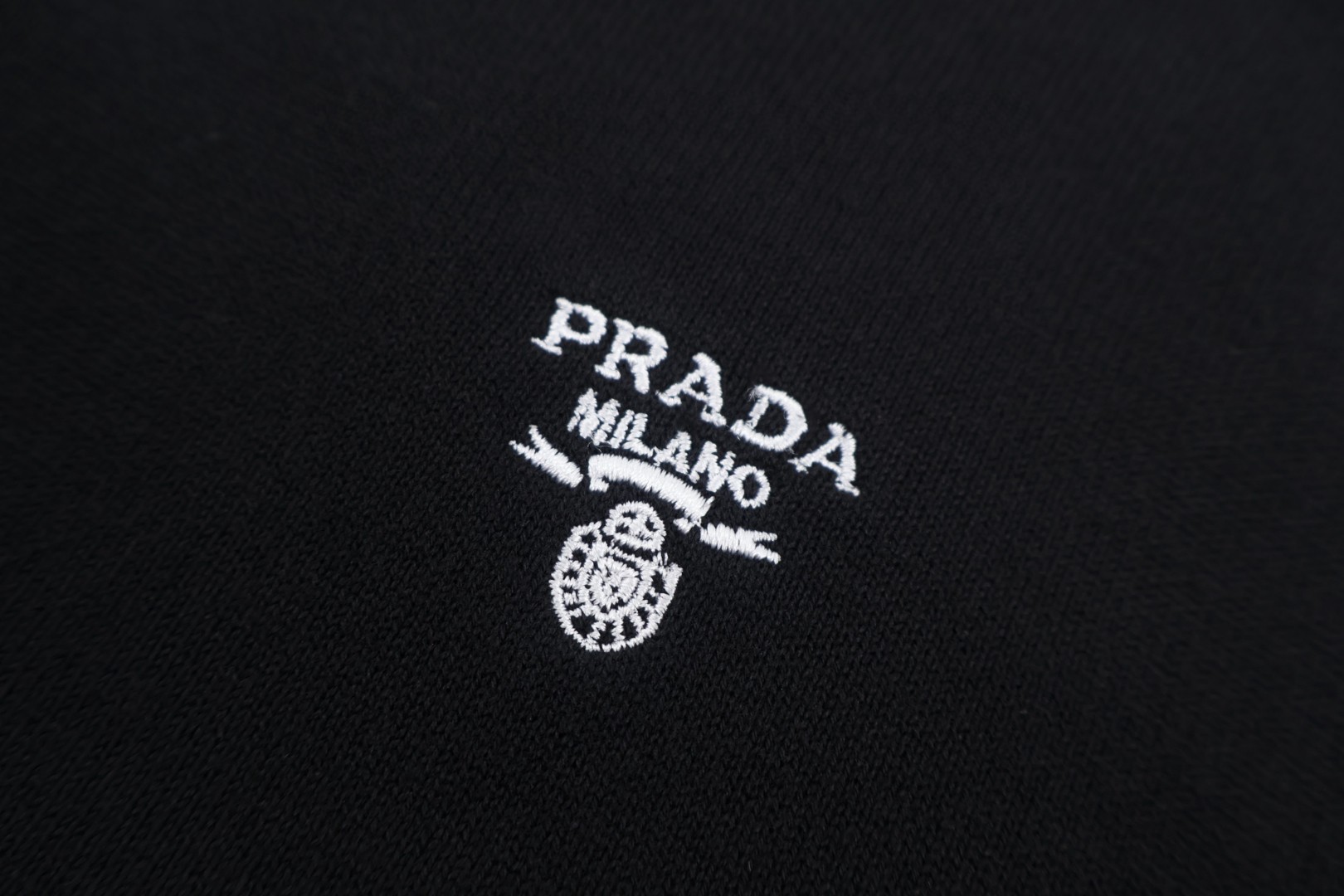 PRADA 普拉达 刺绣翻领针织Polo衫 短袖 T恤 夏季 黑色 杏色 A5