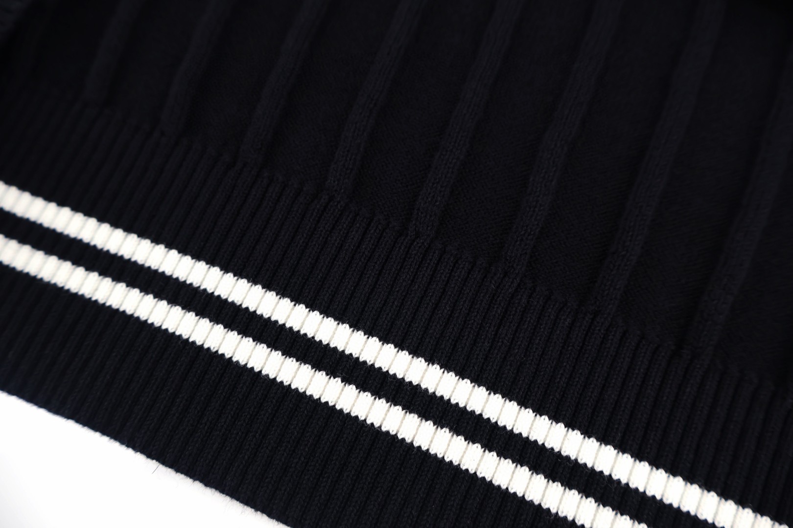 Brunello Cucinelli BC 绞花老钱风针织圆领短袖 T恤 灰色 杏色 黑色 A5