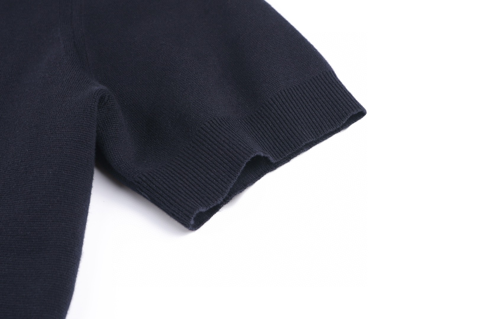 GUCCI 古驰 logo刺绣桑蚕丝混纺针织圆领短袖 T恤 夏季 蓝色 A5