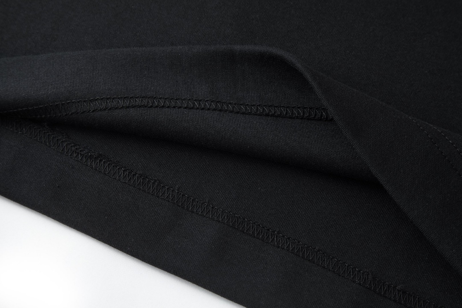 FENDI 芬迪 拉链口袋印花标识圆领T恤 短袖 套头 夏季 白色 蓝色 黑色 A0 FY0936ARYRF0QA0