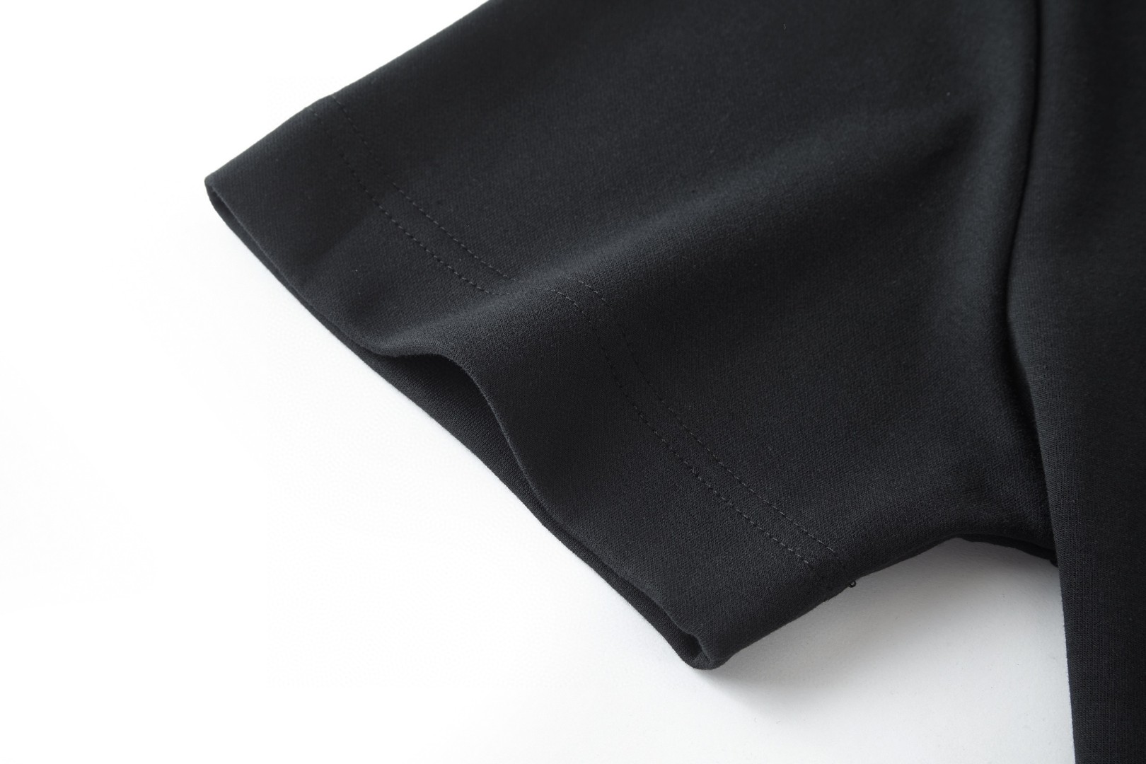 FENDI 芬迪 拉链口袋印花标识圆领T恤 短袖 套头 夏季 白色 蓝色 黑色 A0 FY0936ARYRF0QA0