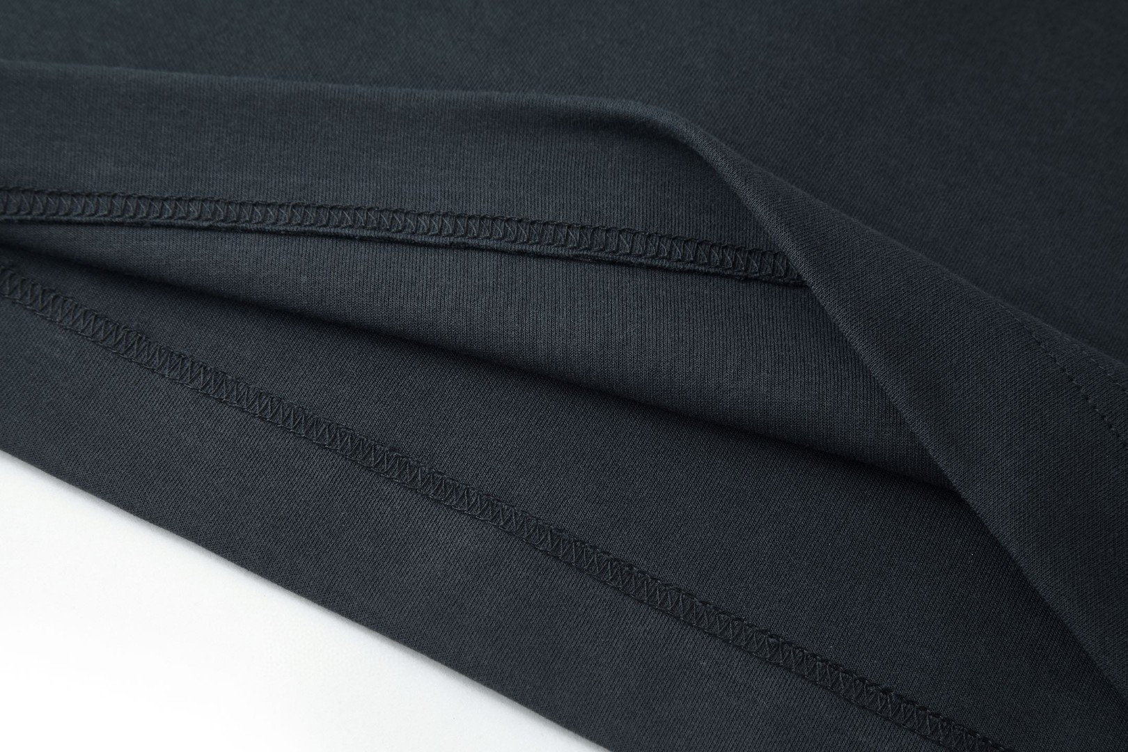 FENDI 芬迪 拉链口袋印花标识圆领T恤 短袖 套头 夏季 白色 蓝色 黑色 A0 FY0936ARYRF0QA0