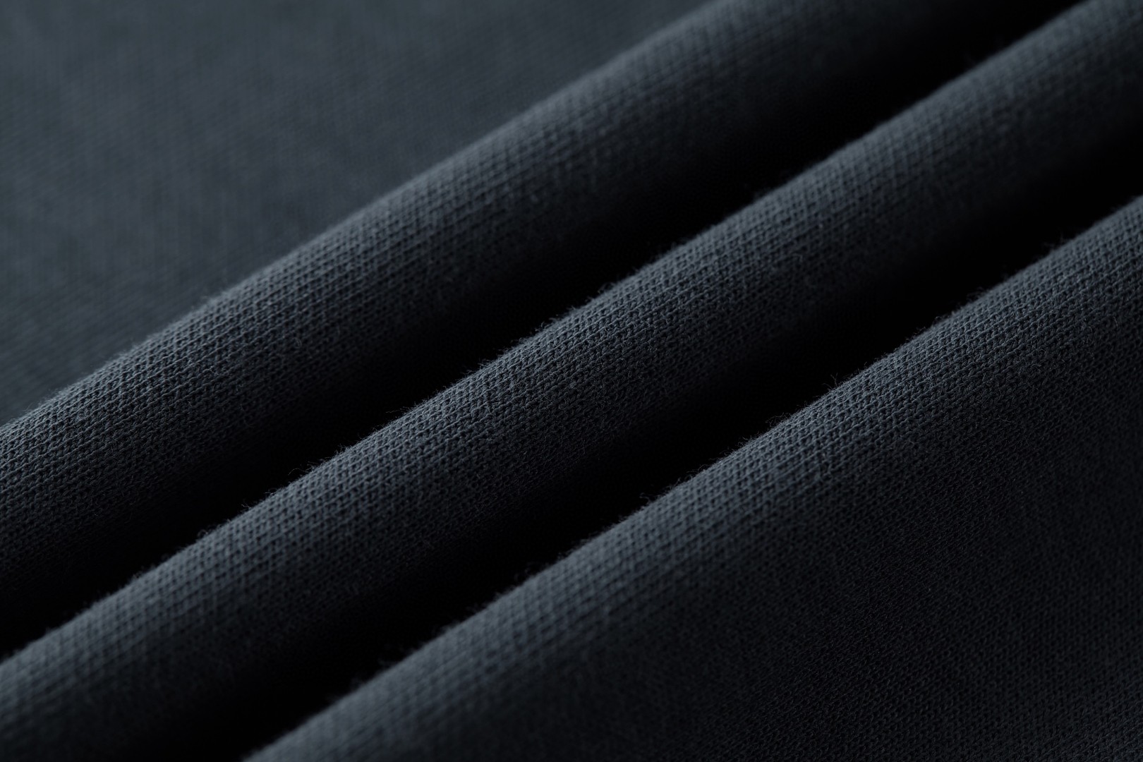 FENDI 芬迪 拉链口袋印花标识圆领T恤 短袖 套头 夏季 白色 蓝色 黑色 A0 FY0936ARYRF0QA0