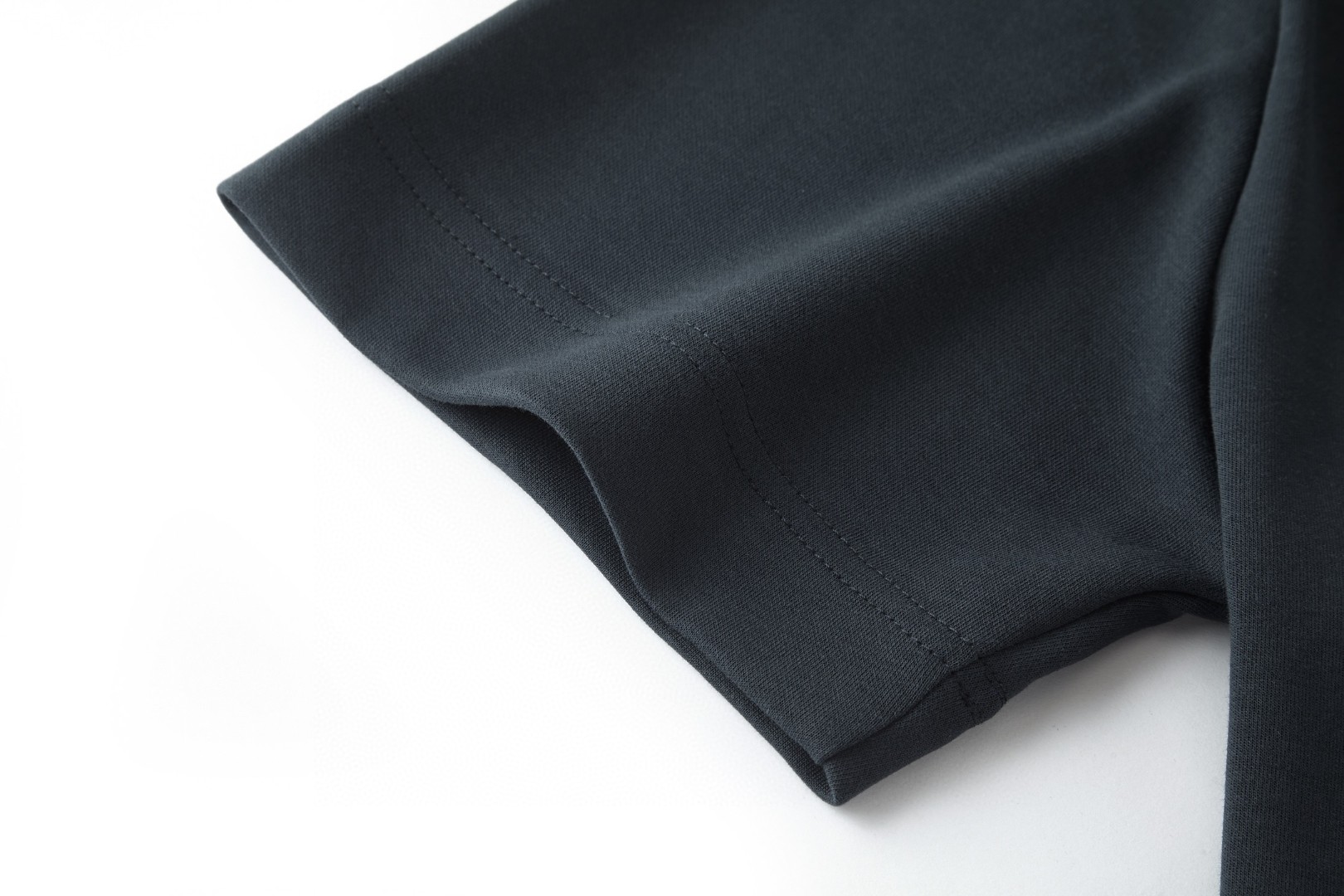 FENDI 芬迪 拉链口袋印花标识圆领T恤 短袖 套头 夏季 白色 蓝色 黑色 A0 FY0936ARYRF0QA0