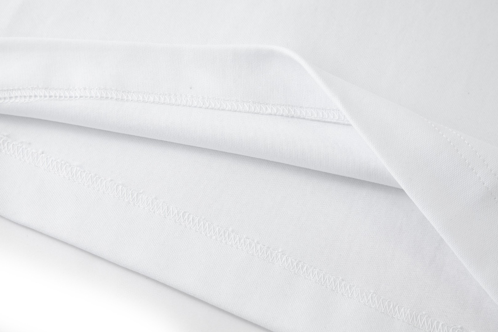 FENDI 芬迪 拉链口袋印花标识圆领T恤 短袖 套头 夏季 白色 蓝色 黑色 A0 FY0936ARYRF0QA0