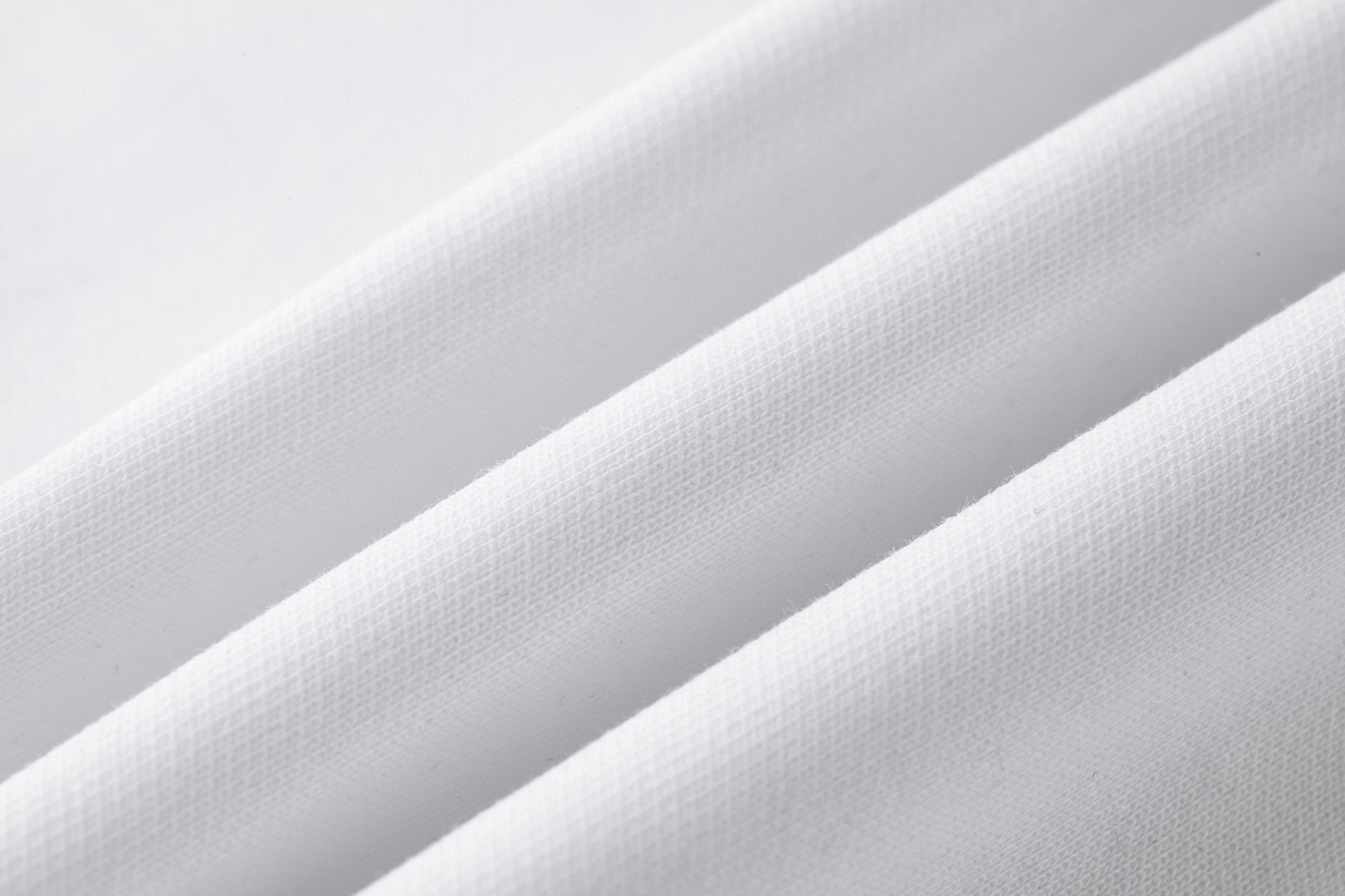 FENDI 芬迪 拉链口袋印花标识圆领T恤 短袖 套头 夏季 白色 蓝色 黑色 A0 FY0936ARYRF0QA0