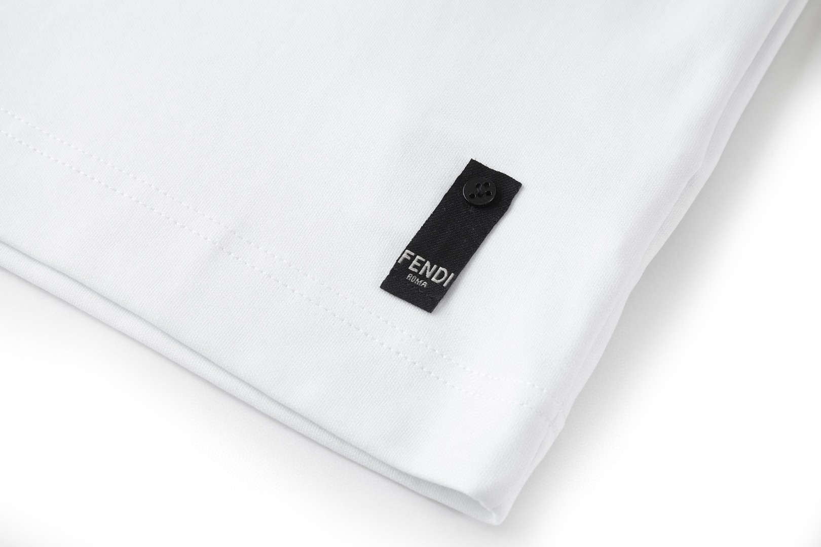 FENDI 芬迪 拉链口袋印花标识圆领T恤 短袖 套头 夏季 白色 蓝色 黑色 A0 FY0936ARYRF0QA0