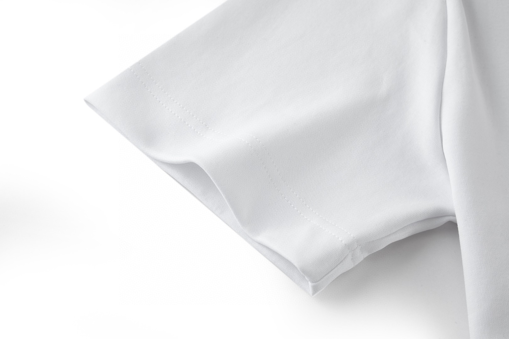 FENDI 芬迪 拉链口袋印花标识圆领T恤 短袖 套头 夏季 白色 蓝色 黑色 A0 FY0936ARYRF0QA0