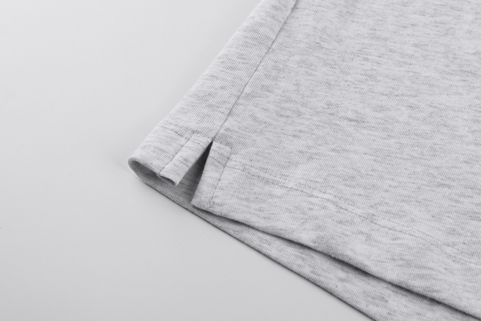 Brunello Cucinelli BC 圆领短袖 T恤 黑色 白色 A0 M0T611550G-CD714