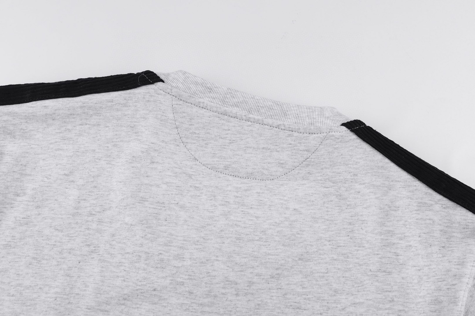 Brunello Cucinelli BC 圆领短袖 T恤 黑色 白色 A0 M0T611550G-CD714