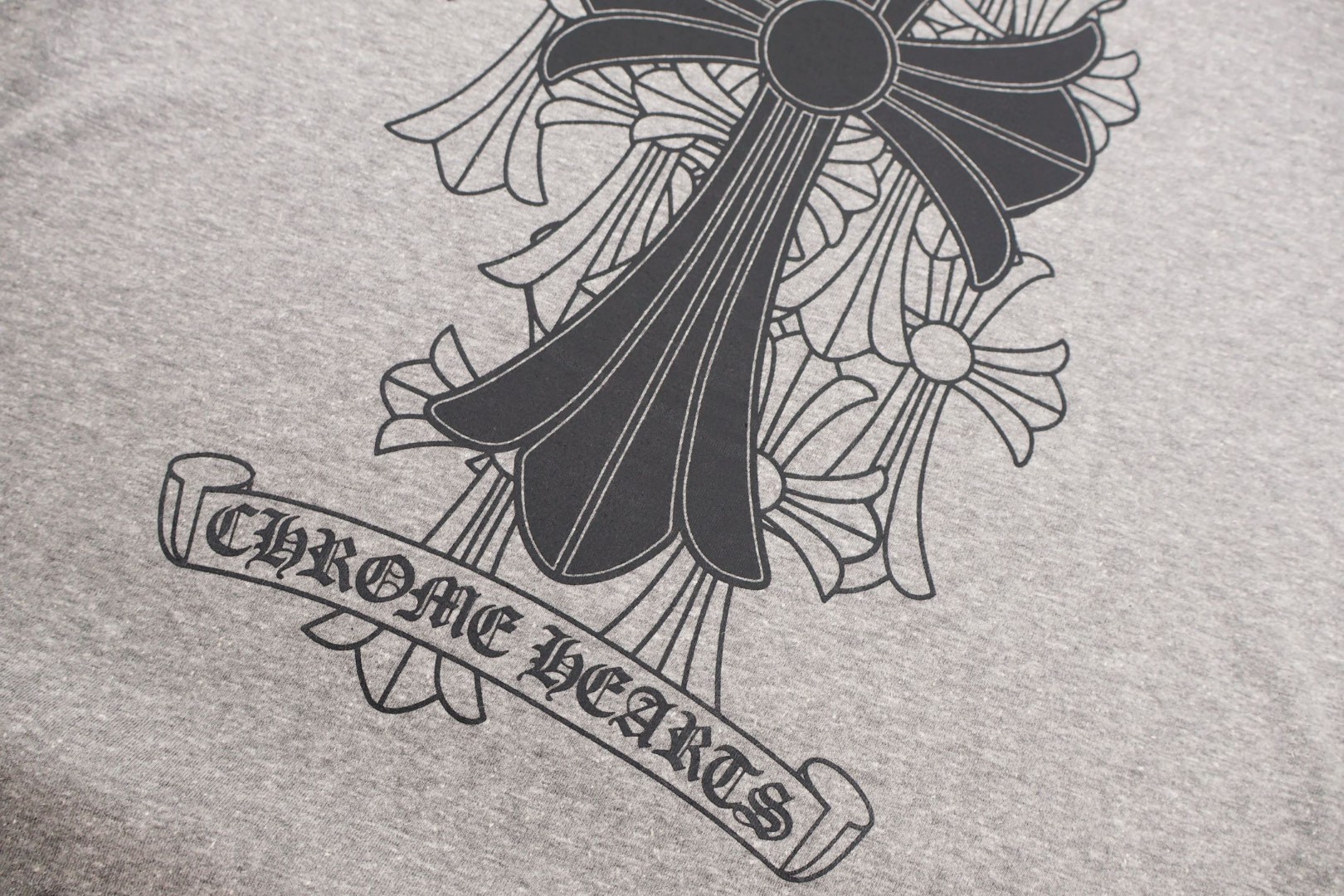 Chrome Hearts CH 克罗心 卷轴十字架印花圆领短袖 T恤 花灰色 A2  