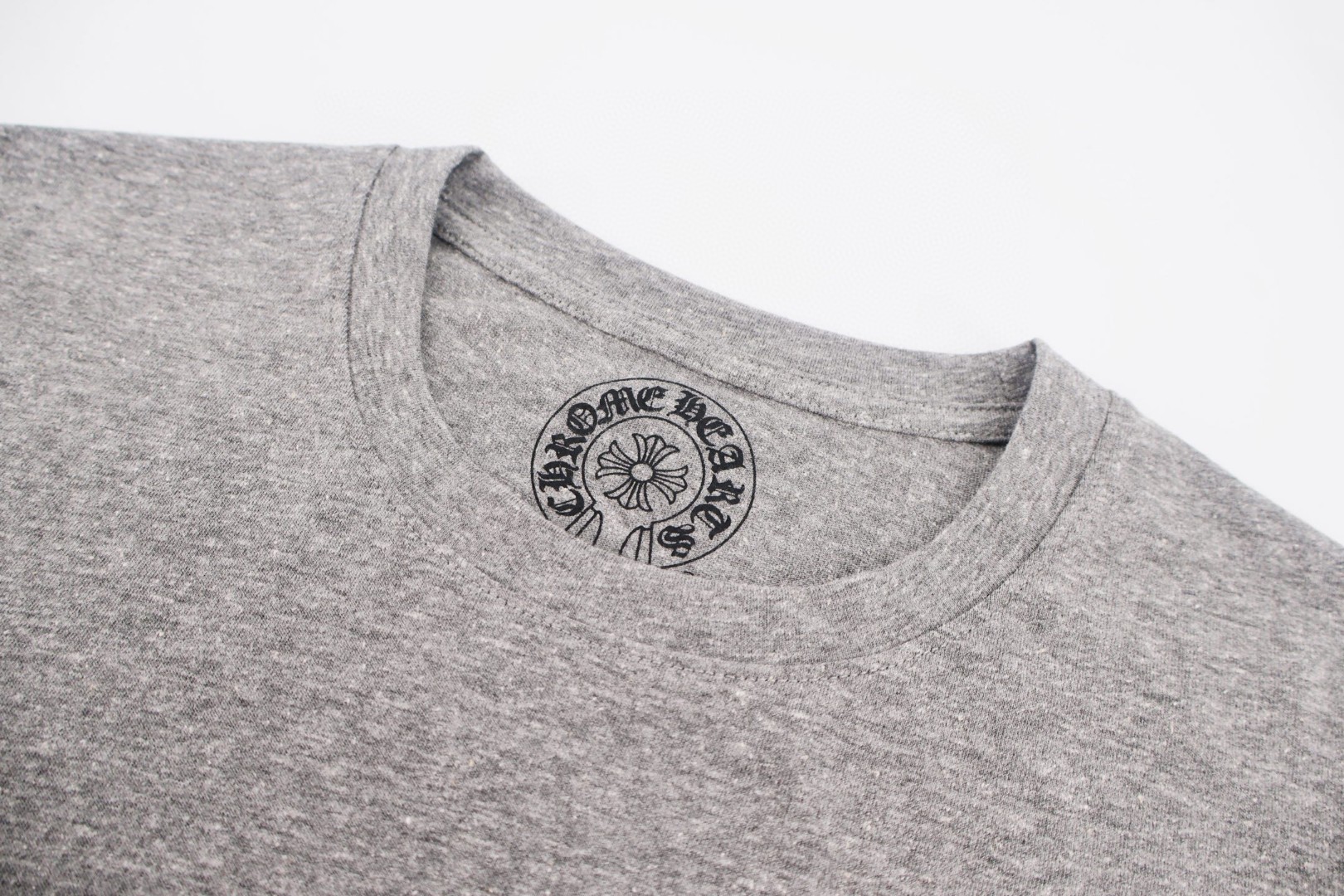 Chrome Hearts CH 克罗心 卷轴十字架印花圆领短袖 T恤 花灰色 A2  