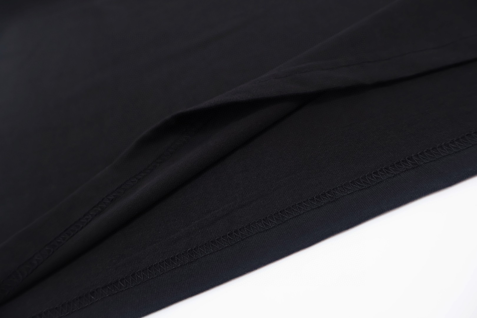 Balenciaga 巴黎世家 液化印绣圆领短袖 T恤 夏季 黑色 A2 850345TUVJ81000