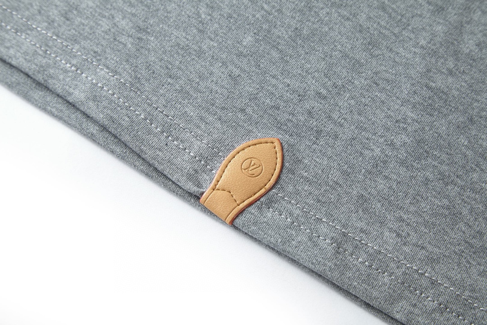 LOUIS VUITTON 路易威登 手缝皮标标识圆领短袖 T恤 灰色 A0 1AJSIM