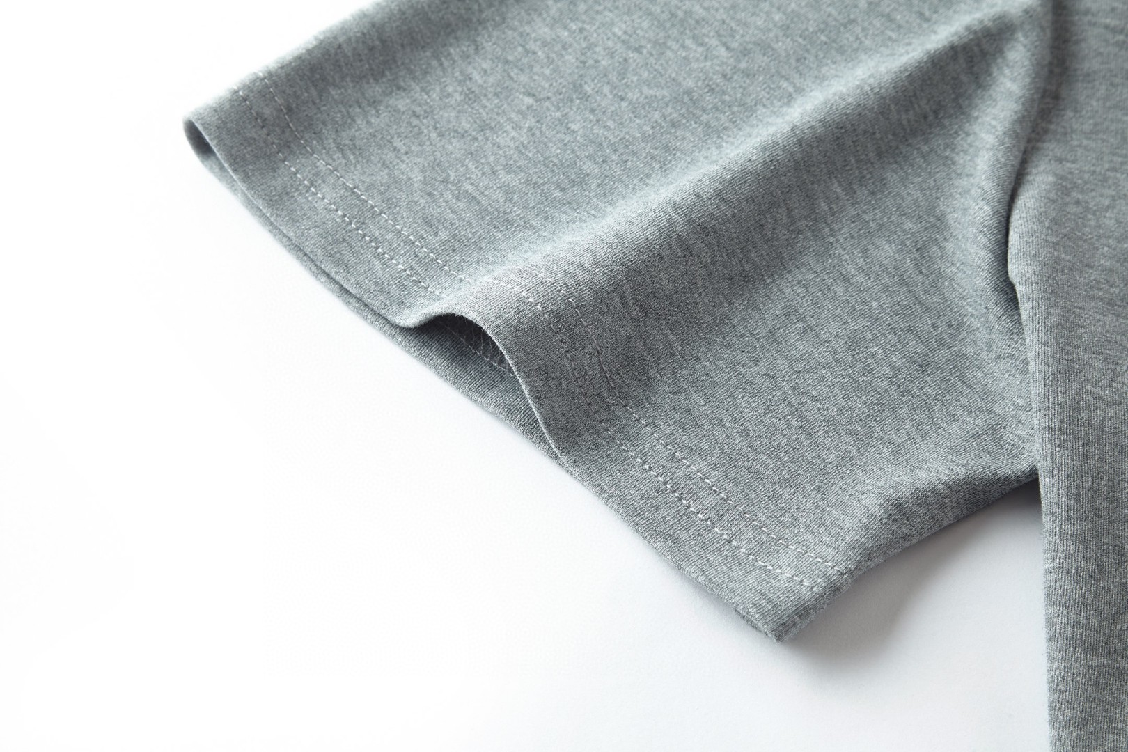 LOUIS VUITTON 路易威登 手缝皮标标识圆领短袖 T恤 灰色 A0 1AJSIM